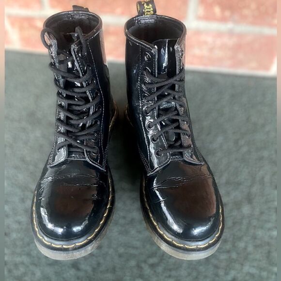 Dr Martens 1460 8 eye  patent leather boots - Picture 2 of 16